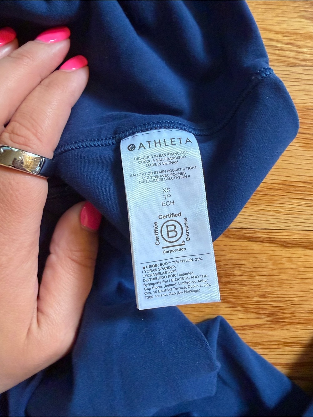 Athleta salutation stash pocket II tight in blue size XS - Picture 3 of 5